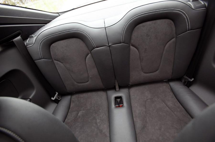 Интерьер Audi TT RS Coupe (8J) 2011 года  (NA) (фото 7 из 39)